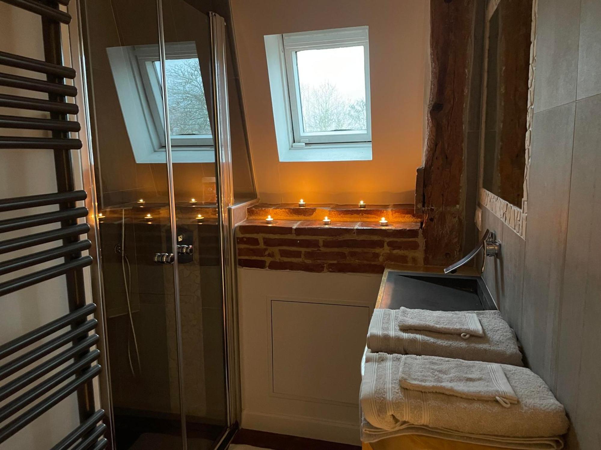 L'Antre Vue - Jacuzzi Au Chateau Belberaud Bagian luar foto